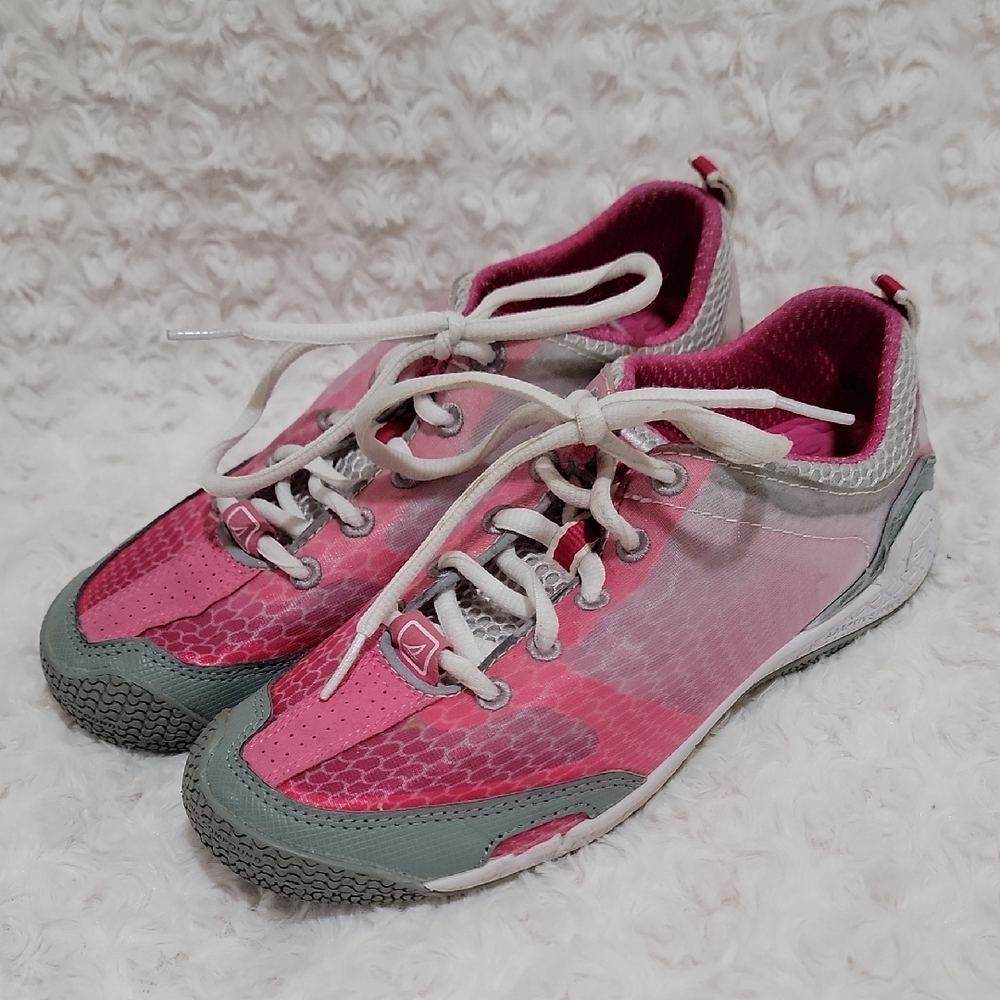 Women’s Sperry Searacer Rose Pink Water Sneakers, Size 6.5
